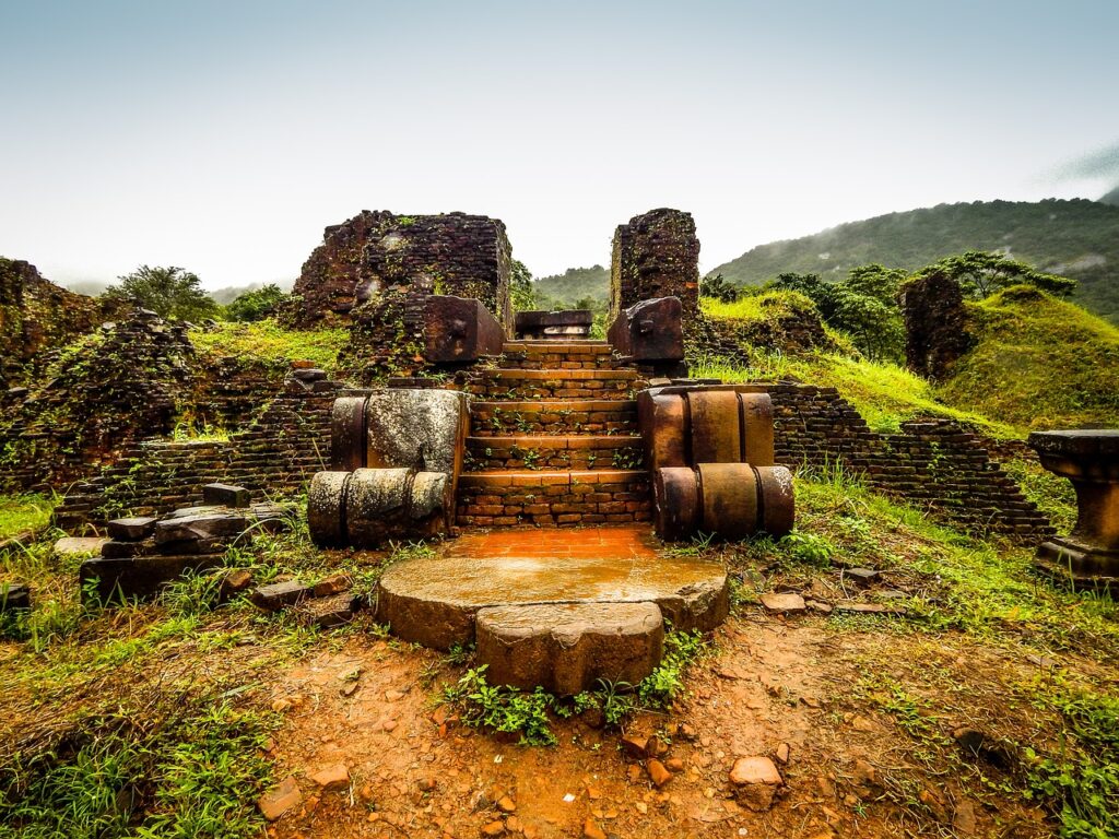 vietnam, temple, asia-2139877.jpg